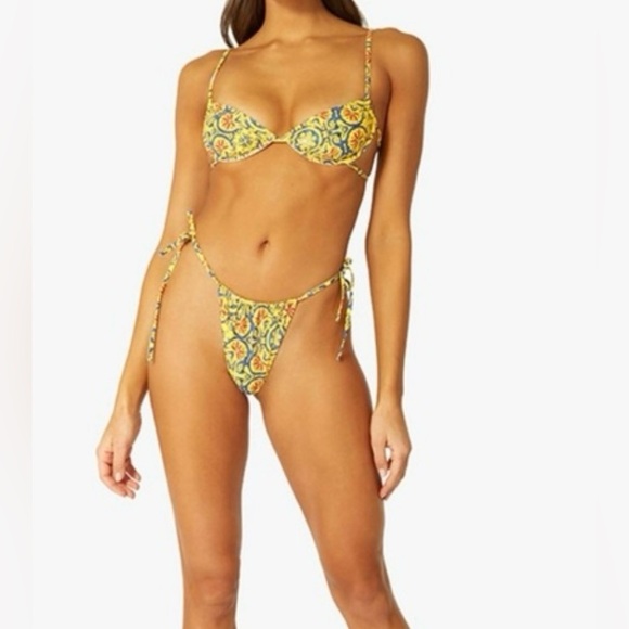WeWoreWhat Saffron Yellow tile print
Blue Patterned Bikini size S - Picture 1 of 8
